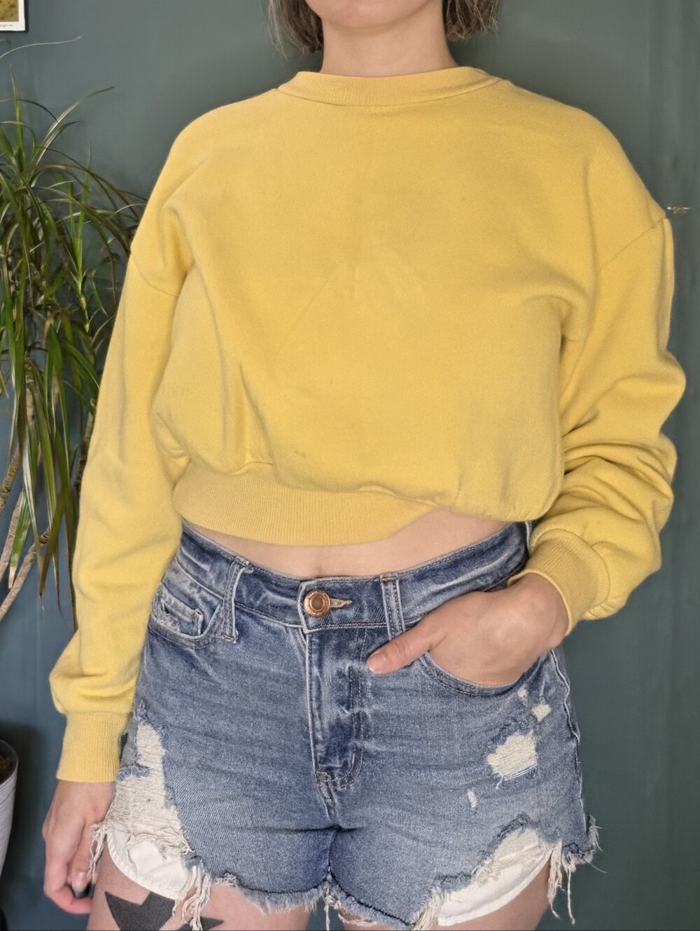 Croppes Yellow Crewneck Sweatshirt